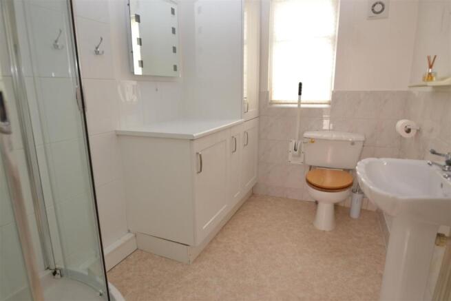 SHOWER ROOM/WC