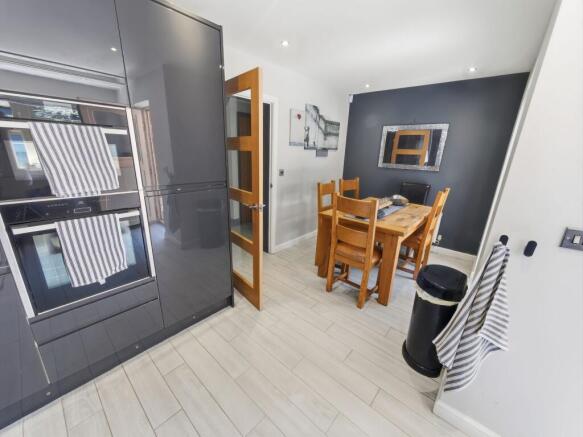 4 bed Detached for sale Image 5