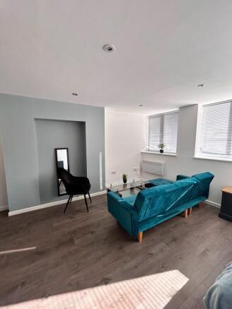 Studio to rent Image 2