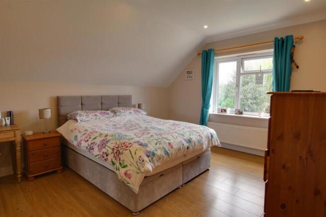 Bedroom 1.jpg