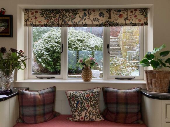 steep-banks-butts-road-kitchen-window-seat.JPG