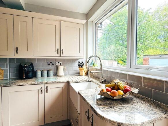3 bed Semi-Detached for sale Image 12