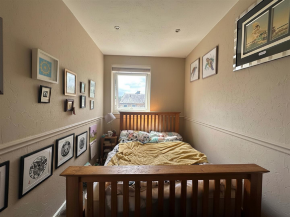 2 bed Terraced for sale Image 7