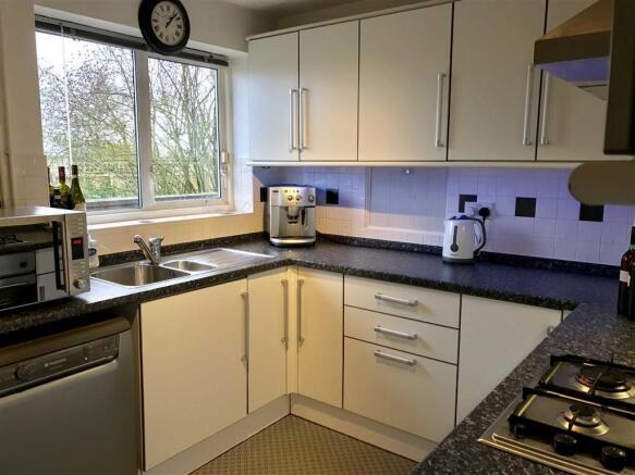 Modern kitchen (side)