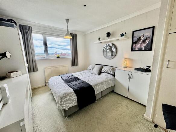 3 bed Semi-Detached for sale Image 7