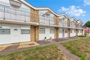 2, Glen Court, The Glen, Addlestone KT15 1AH