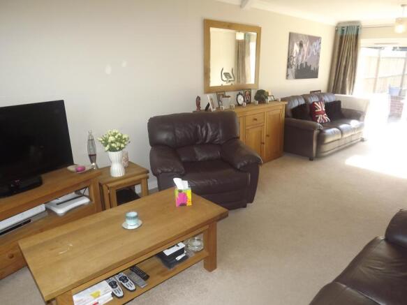 Lounge/Dining Room