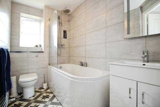 2 bed Flat for sale Image 12