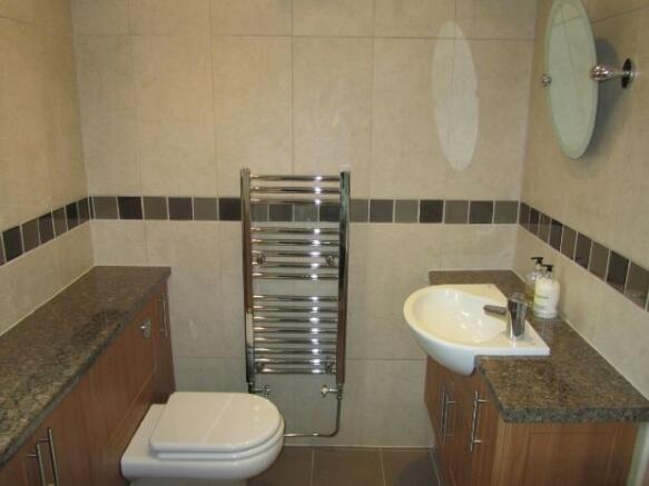 EN SUITE