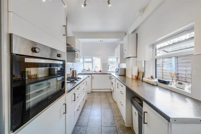 Kitchen (2)