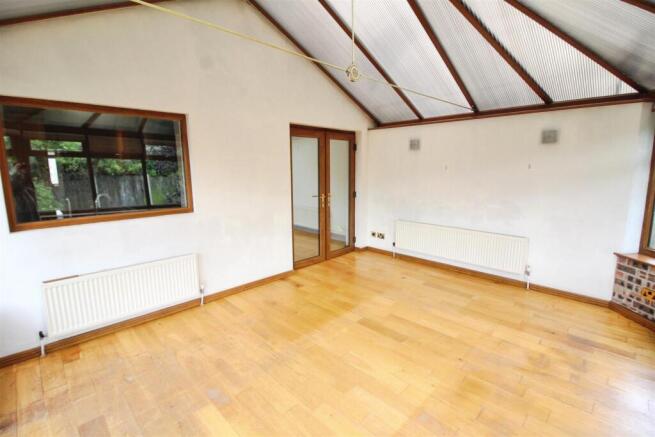 4 bed Semi-Detached for sale Image 11