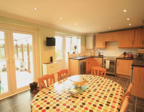 Kitchen/Dining...