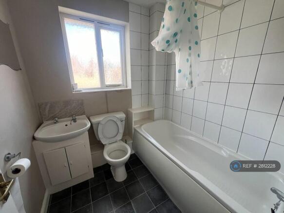 2 bed End of Terrace to rent Image 8