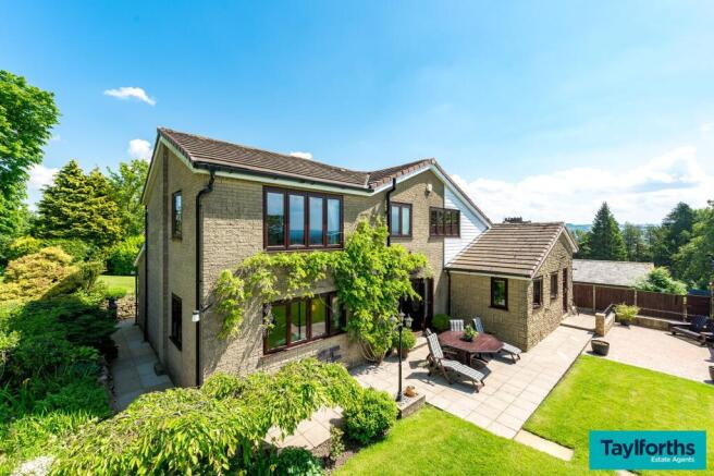 4 bed Detached for sale Image 6