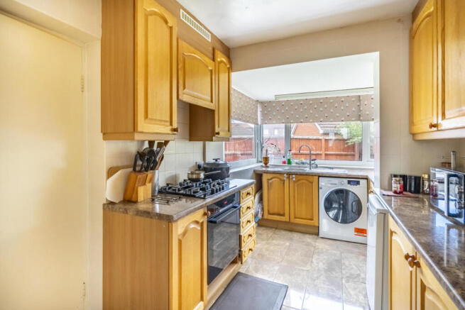 4 bed Semi-Detached for sale Image 6