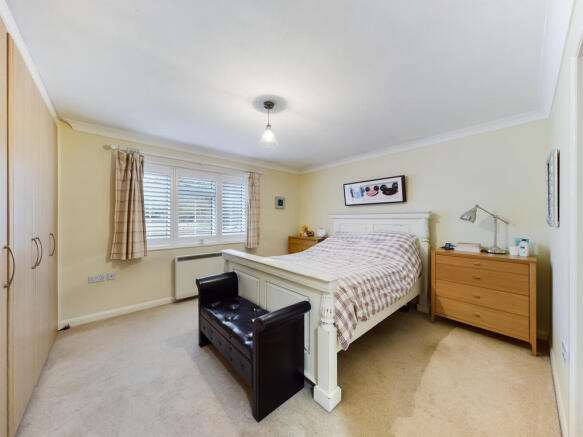 Bedroom 1 With En-su