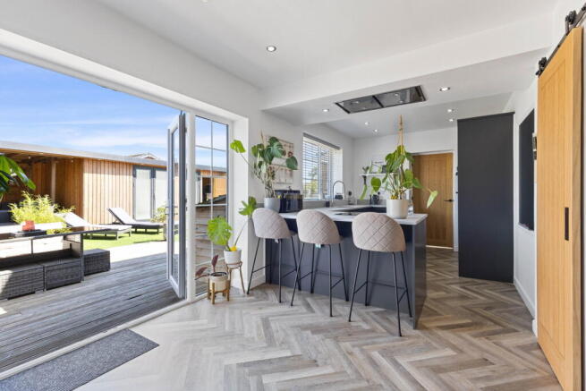 3 bed Semi-Detached for sale Image 4