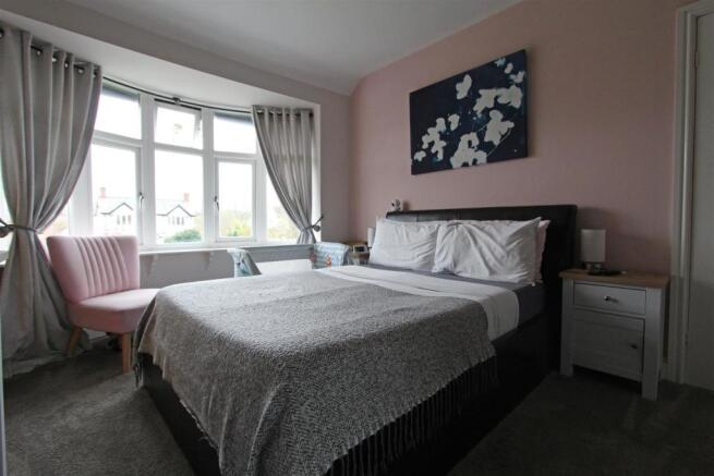 Master Bedroom..jpg