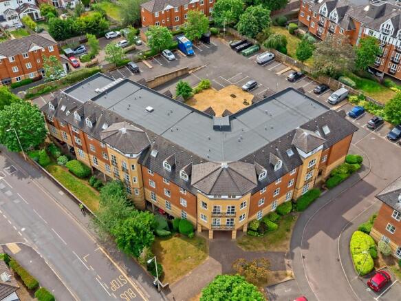43GatcombeCourt-5.jpg