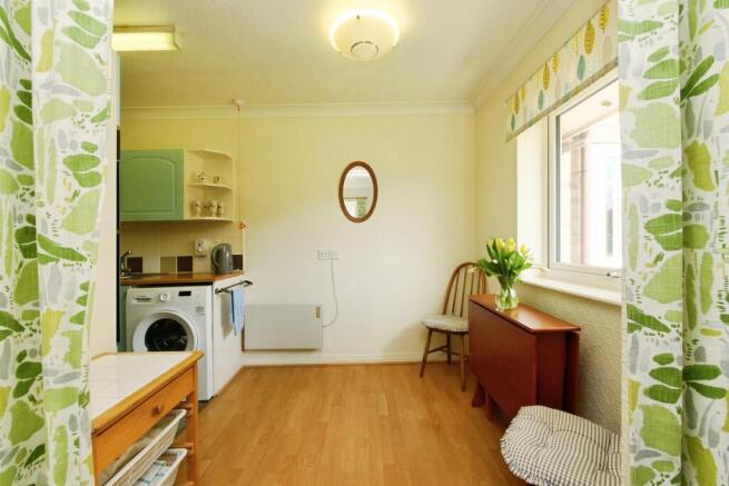 2 bed Apartment for sale Image 8