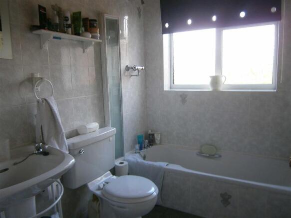 Bathroom/Shower/WC