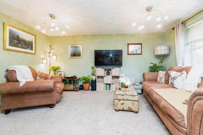 2 bed Apartment for sale Image 6