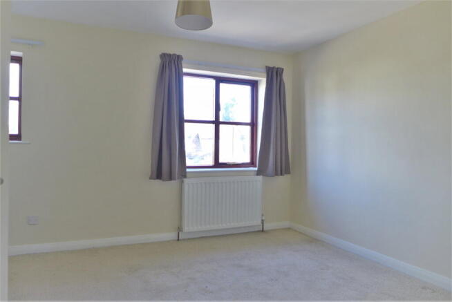 2 bed End of Terrace to rent Image 10