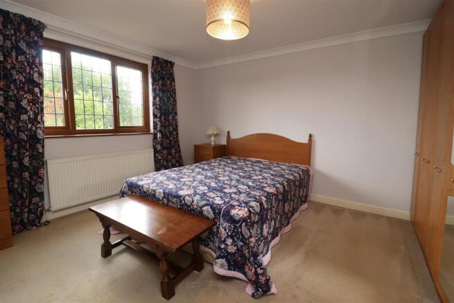 4 bed Detached for sale Image 6