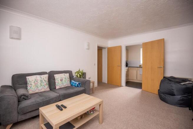 Living room pic 3.jpg