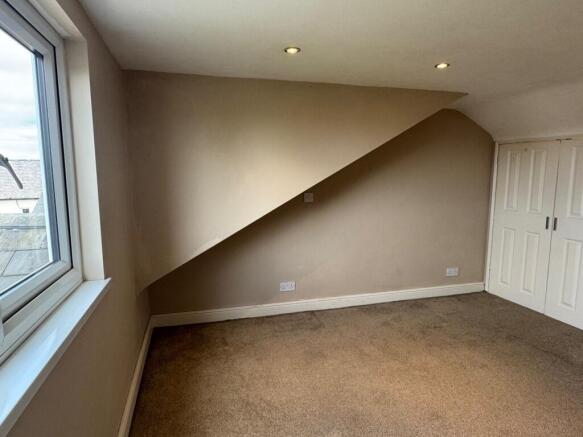 3 bed Semi-Detached for sale Image 9