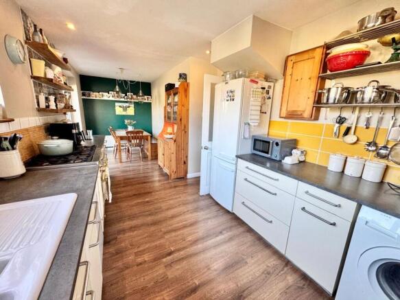 Kitchen/Dining Area