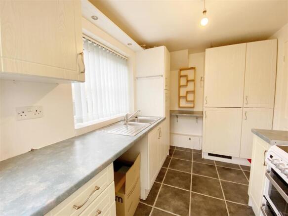 Kitchen pic 3.jpg