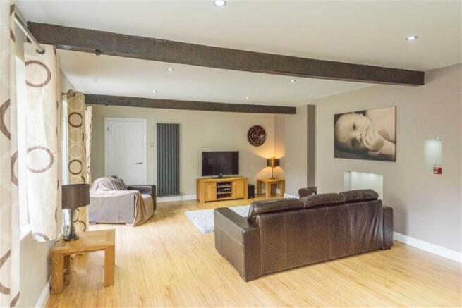 STUNNING LOUNGE