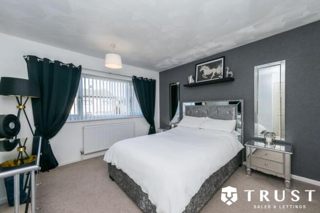 3 bed Semi-Detached for sale Image 12
