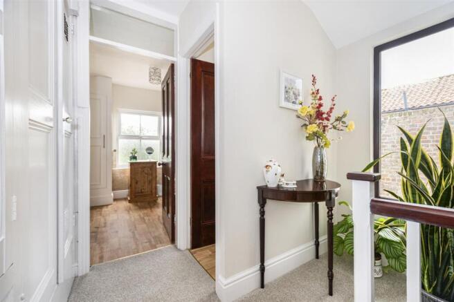 3 bed Town House for sale Image 11