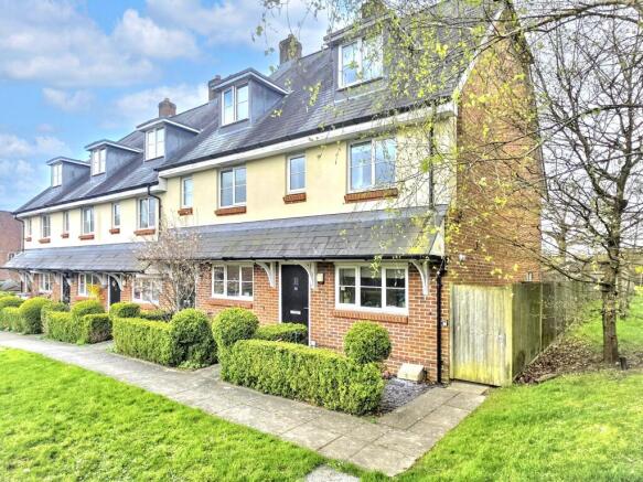 3-bed terraced on Old Common Way, Uckfield, £349,000