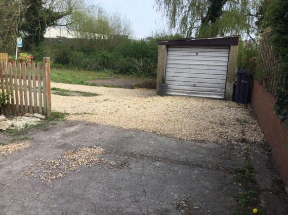Garage & Driveway Parking