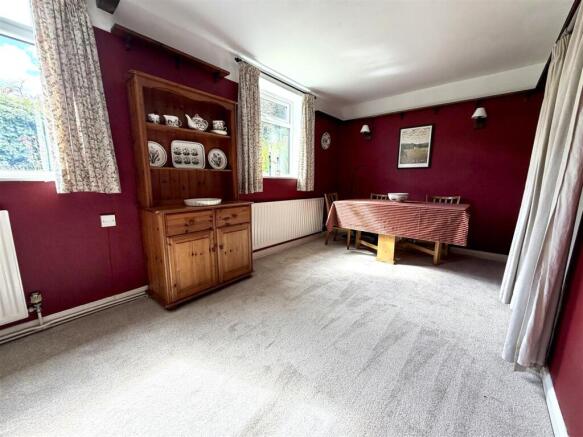 3 bed Semi-Detached for sale Image 8