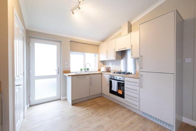 2 bed Park Home for sale Image 7