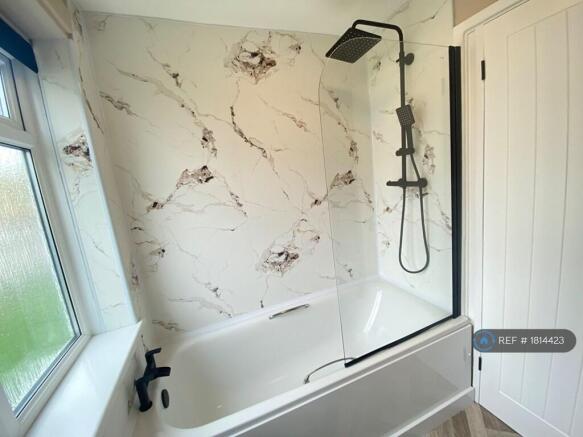 Newly Renovated Bathroom, Bath & Overhead Shower