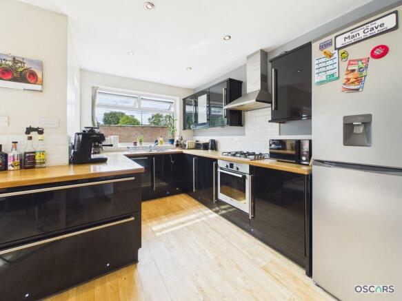 3 bed Semi-Detached for sale Image 5