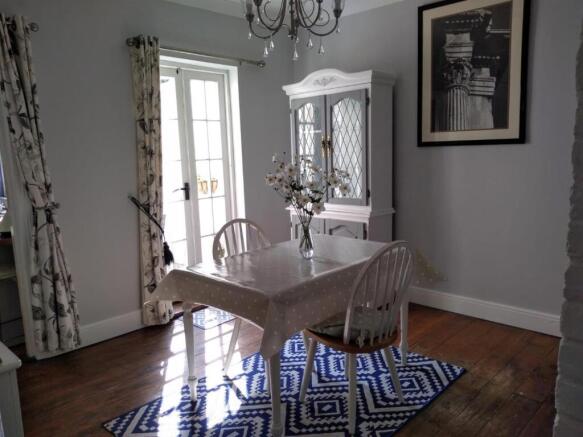 Lrg_Dining Room 1.jpg