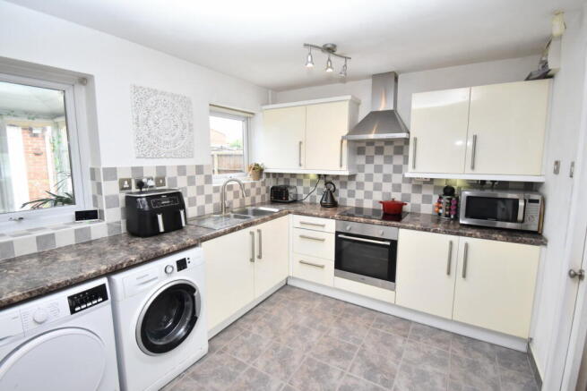 Redbourne Drive, Widnes WA8 4TS photo 4