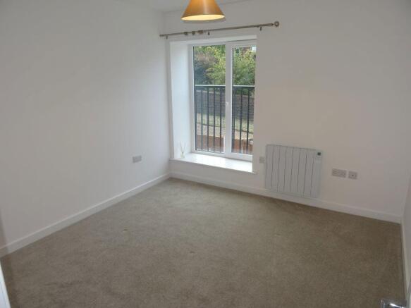 2 bed Apartment to rent Image 10