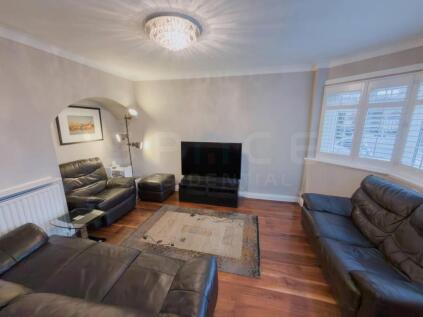 3 Double bedroom house in Ranelagh Close HA8