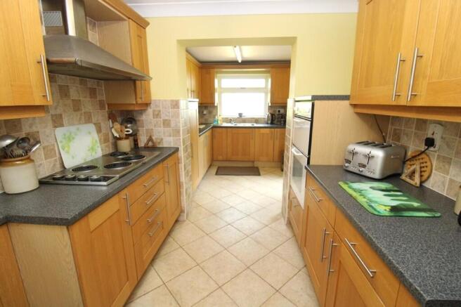 4 bed Detached for sale Image 5