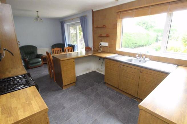 Kitchen/ Dining Room