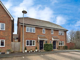 7, Mole Crescent, Horsham RH12 0AT