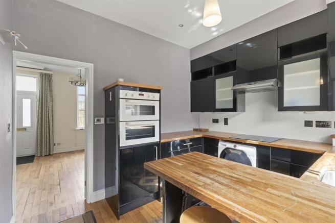 3 bed Terraced for sale Image 6