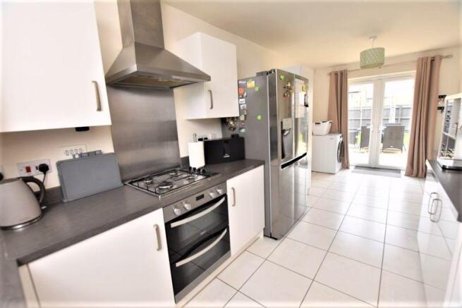 Kitchen/Dining...